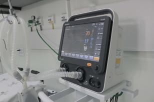 Hospitais de Foz e Cascavel recebem equipamentos e nova ala