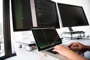 UEM e Seti selecionam 4 graduados na área de Tecnologia da Informação