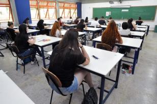 Vestibular da UEL em fase única será temático, interdisciplinar, com 50 testes e a redação