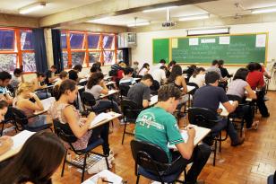 UEL e Promotoria debatem estratégias para evitar aglomeração durante o Vestibular