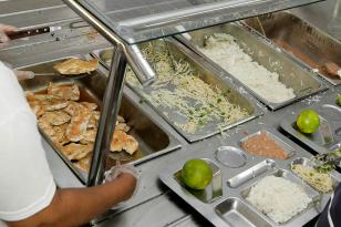 Na UEM, alunos vulneráveis socioeconomicamente podem requerer auxílio alimentação