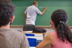 Universidades estaduais do Paraná definem calendário de atividades acadêmicas de 2023