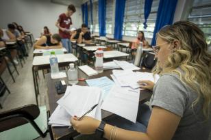 UEM divulga gabarito provisório do vestibular de verão