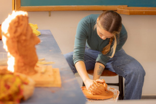 Piano, cerâmica e pintura: inscrições para cursos para comunidade da UEPG estão abertas