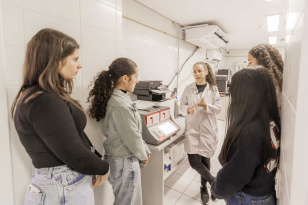 Paraná chega a 1,8 milhão de adultos com ensino superior completo e amplia escolaridade da população