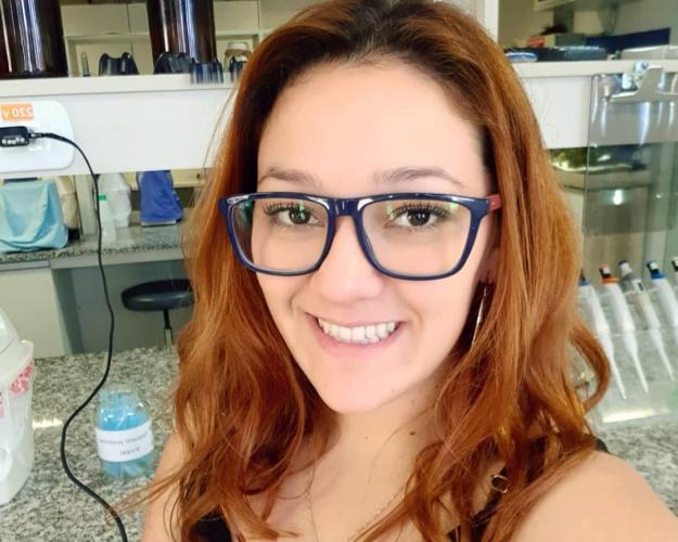 Bióloga Ana Flávia da Silva, estudante do Programa de Pós-graduação em Biologia Evolutiva (PPG-BioEvol), da Universidade Estadual de Ponta Grossa (UEPG), foi uma das cientistas que teve pesquisa divulgada pelo projeto “Women Think Science”