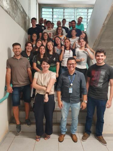 Grupo Manna de Pesquisa e Desenvolvimento em Engenharia de Computação Invisível (Manna Team), composto por pesquisadores comprometidos com a promoção de pesquisa, desenvolvimento e inovação na área de redes e de tecnologias ubíquas e autonômicas