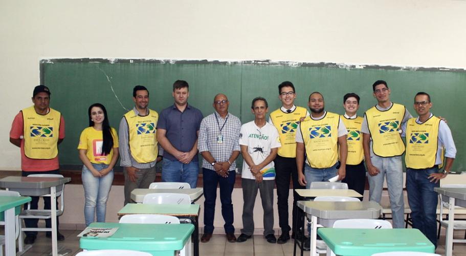 Câmpus regional realiza palestra e promove mutirão de limpeza