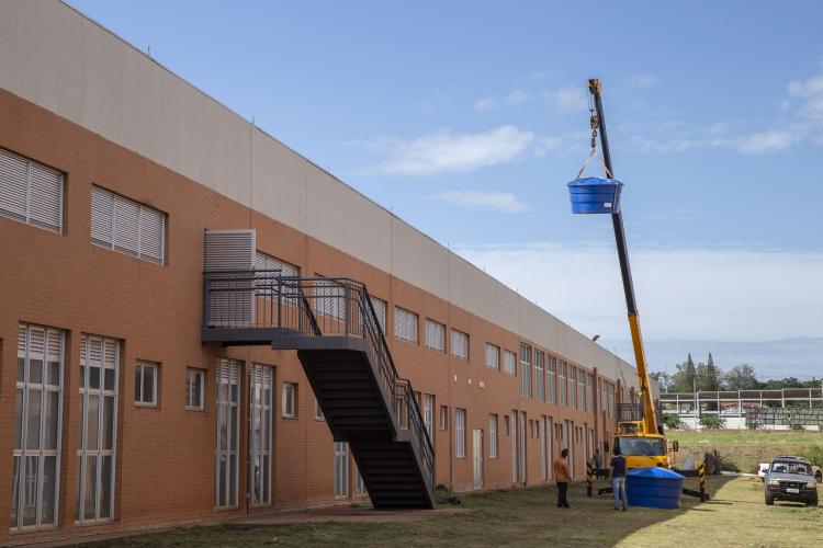 Há um cronograma de ações que deve estar concluído até terça. Mas para colocar o setor em operação, a UEM ainda depende de recursos para a compra de aparelhos e a liberação na contratação de pessoal