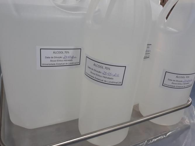 Com capacidade e efeito desinfetante e antisséptico, produção engrossa enfrentamento ao vírus no Hospital Universitário (HU/UEL) (FOTO: Divulgação)
