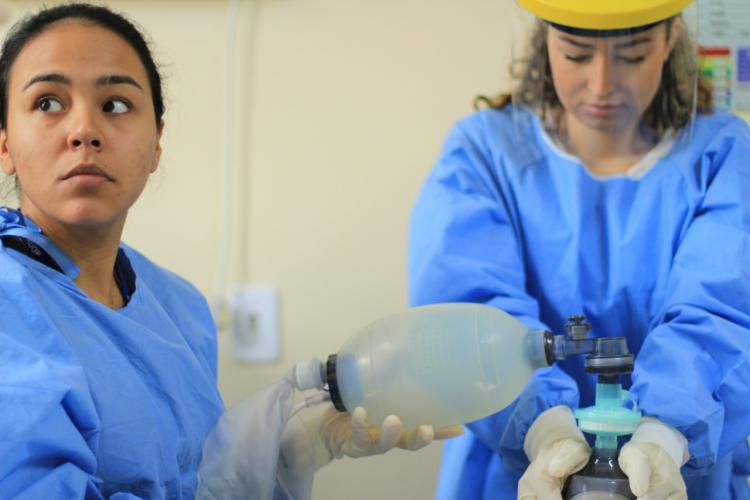 HUOP: Equipes da Ala Covid-19 participam de simulação realística