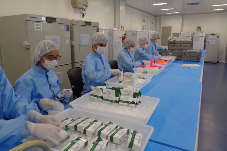 Instituto paranaense já produziu 1 milhão de testes da Covid-19