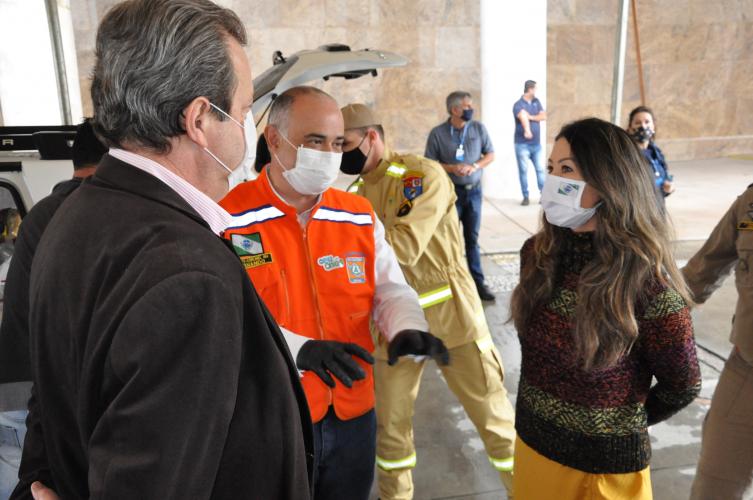 Seti entrega cestas básicas para a campanha Cesta Solidária Paraná