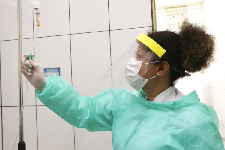 Bolsistas reforçam combate ao coronavírus em unidade prisional