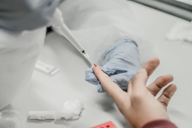 Unioeste aplica testes rápidos em servidores da Receita Federal