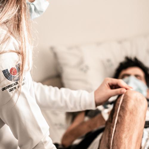 Bolsistas desenvolvem atividades no Hospital Regional de Francisco Beltrão