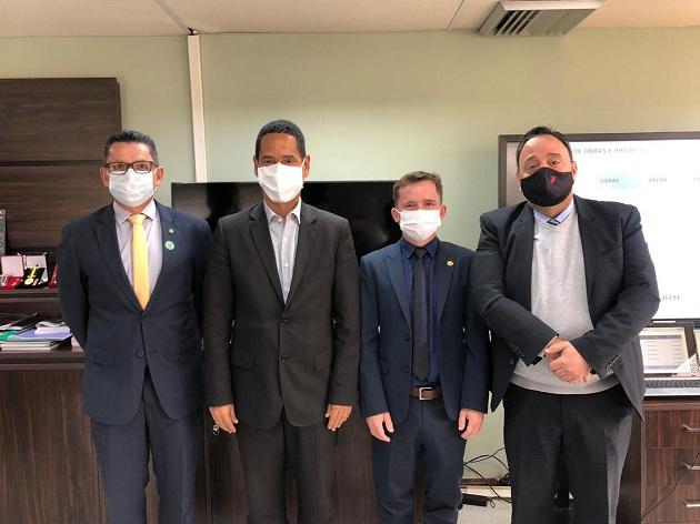 Autoridades reunidas