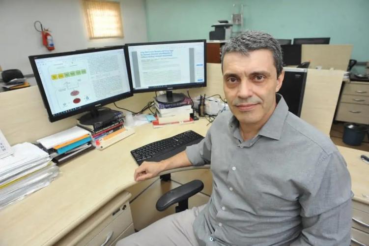 Professor Mario Lemes Proença Junior: “Existem novidades de ataques todos os dias, isso nos obriga a aprender a todo momento”.