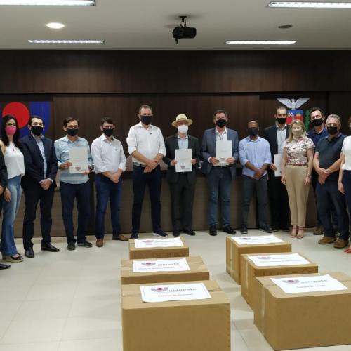 Autoridades reunidas