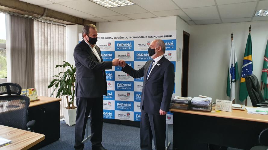 Paraná articula parceria para fomentar a produção científica