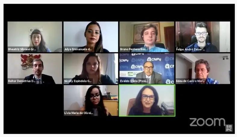 Estudante de Design de Moda fatura Prêmio Destaque da Iniciação Científica do CNPq