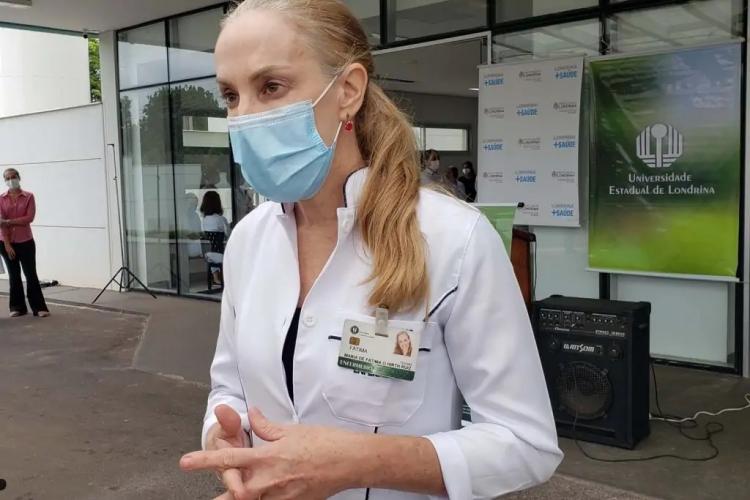 Enfermeira Fátima Ruiz, que atua no HU/UEL há cinco anos, está na linha de frente no atendimento a pacientes com COVID-19 desde o início da pandemia.