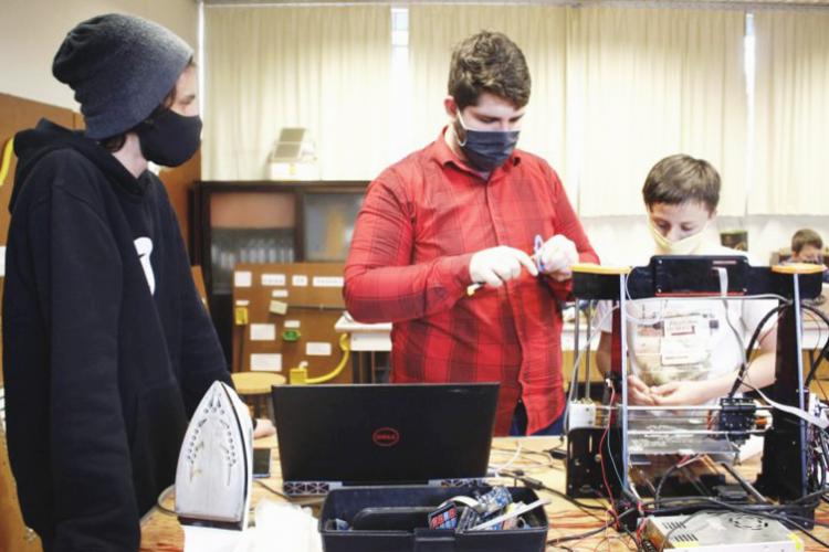 Clube da Robótica UEPG se destaca entre as Startups do Paraná