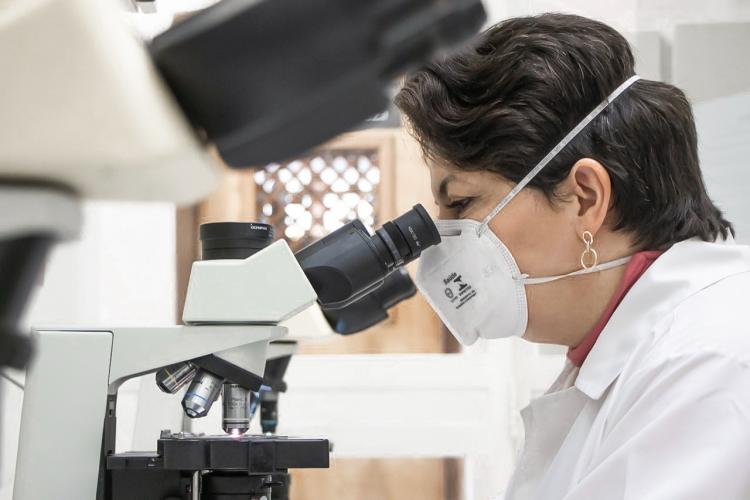 Não é possível comparar eficácia entre vacinas, afirma pesquisadora da UEPG