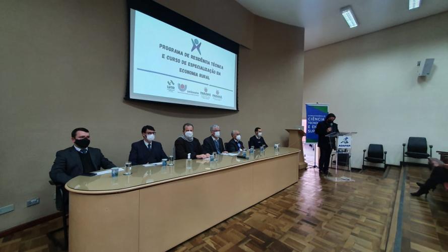 Paraná lança Programa da Residência Técnica em Economia Rural