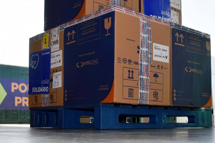 Mais 79.500 doses de vacinas contra a Covid-19 desembarcam no Paraná