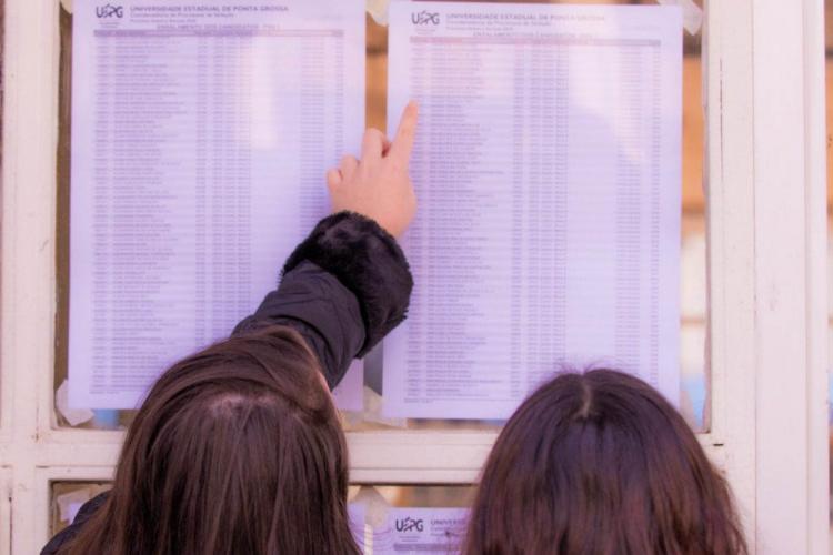 Candidatos podem solicitar isenção de taxa do vestibular de Outono da UEPG