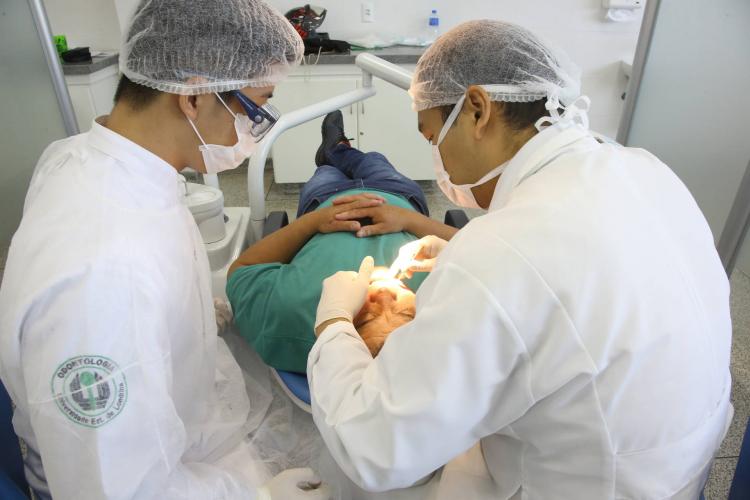 UEL tem vagas abertas em 27 residências da área da Saúde