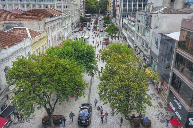 Com melhora dos indicadores, Paraná altera medidas restritivas contra a Covid-19