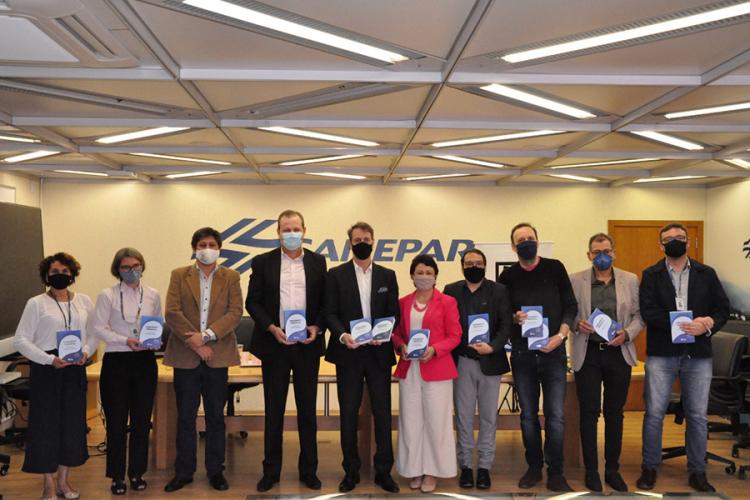 Editora UENP e Sanepar lançam livro sobre saneamento ambiental