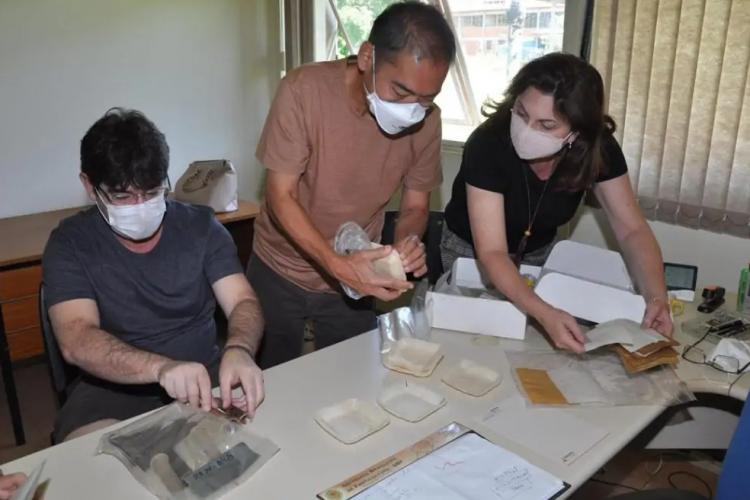 Professores em laboratório