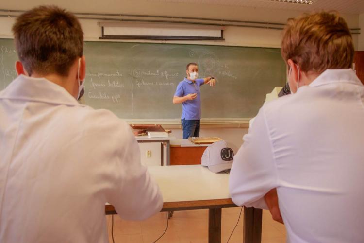 Professor em sala de aula