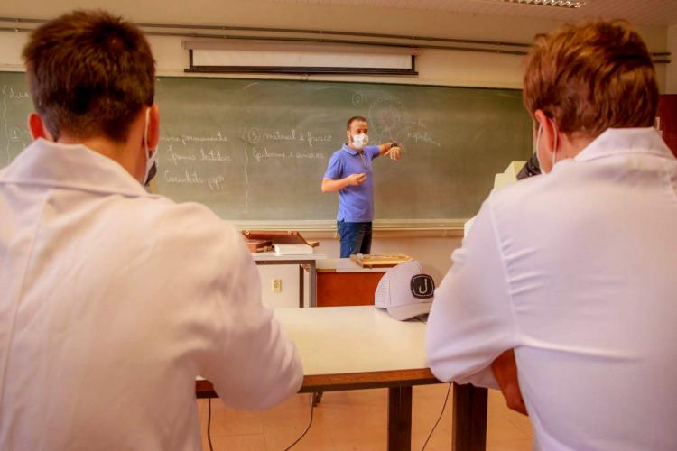 Governo define critérios relativos à contratação de servidores para as universidades estaduais