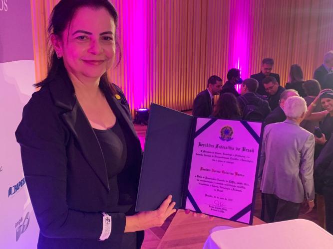 Bióloga e professora da Unioeste recebe do CNPq o título de pesquisadora emérita