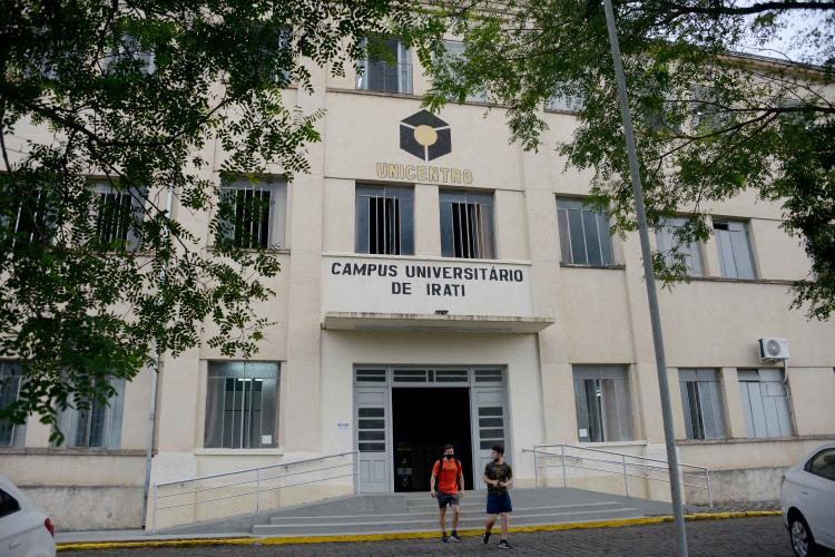 Processo de matrícula dos aprovados no Vestibular da Unicentro começa nesta quinta