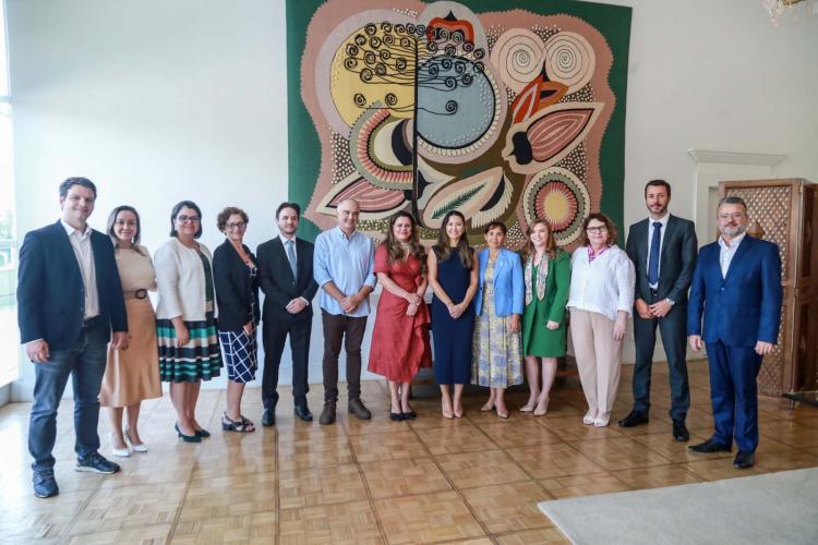 Referência nacional no cuidado aos idosos, Paraná quer expandir parceria com a OMS nessa área