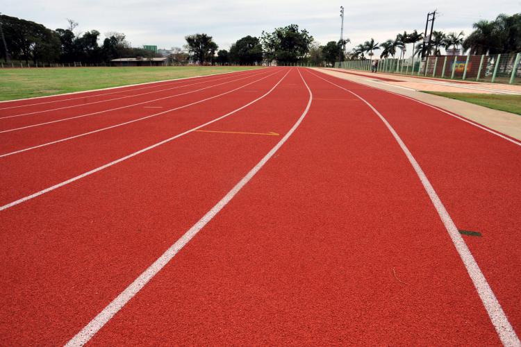 Pista de atletismo da UEL será modernizada com investimento de R$ 3,3 milhões