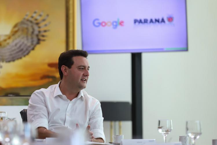 Paraná firma parceria com Google para qualificar alunos de escolas profissionalizantes