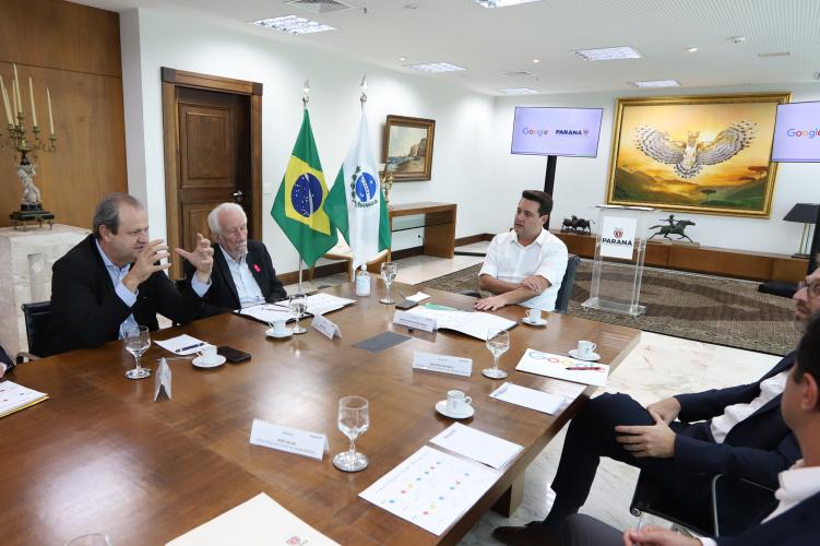 Paraná firma parceria com Google para qualificar alunos de escolas profissionalizantes