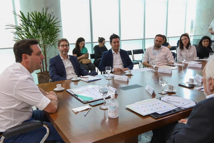 Paraná firma parceria com Google para qualificar alunos de escolas profissionalizantes