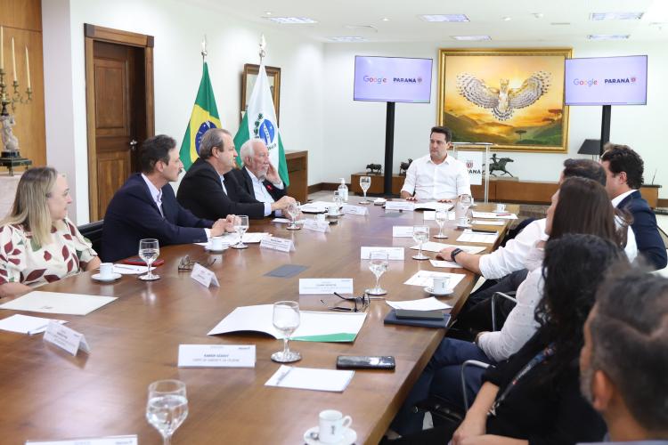 Paraná firma parceria com Google para qualificar alunos de escolas profissionalizantes