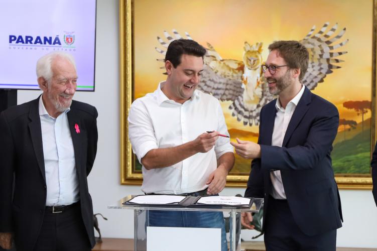 Paraná firma parceria com Google para qualificar alunos de escolas profissionalizantes