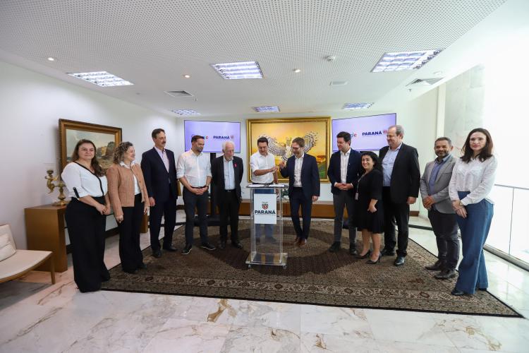 Paraná firma parceria com Google para qualificar alunos de escolas profissionalizantes