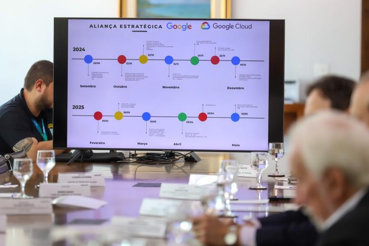 Paraná firma parceria com Google para qualificar alunos de escolas profissionalizantes