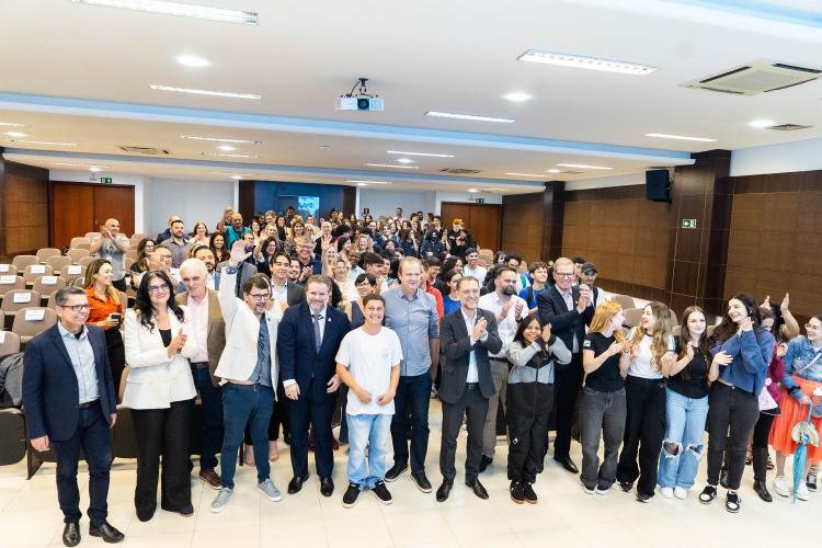 Governo lança Aprova Paraná Universidades para ampliar acesso ao Ensino Superior