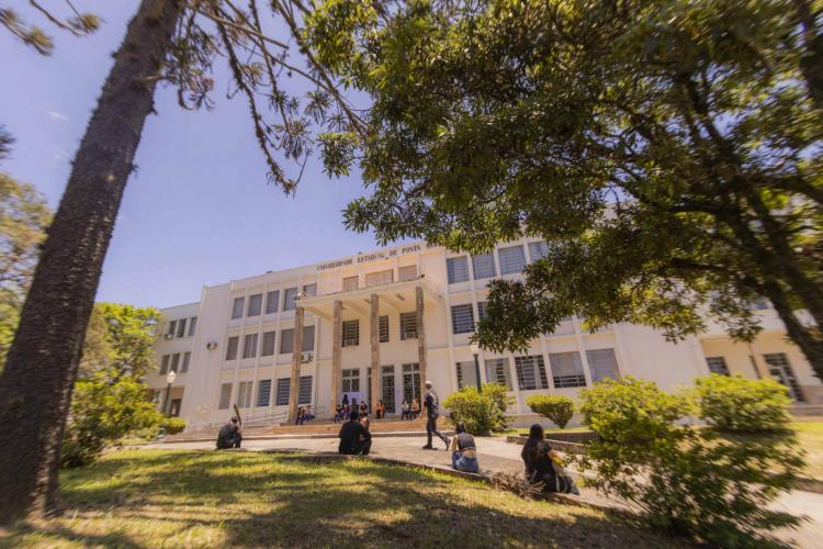 UEPG orienta 8,1 mil candidatos sobre provas do Vestibular neste domingo